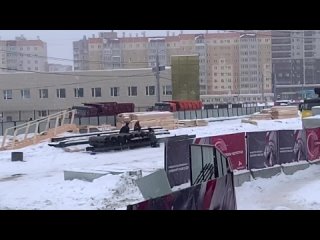 На перекрытой улице Овчинникова в Челябинске активно готовят площадку под метротрам
