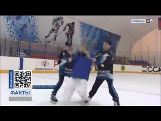 Юные хоккеисты уверено стоят на коньках и сражаются за первенство в Динском районе