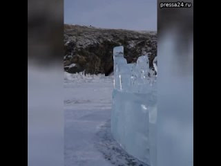 Сказочный лёд Байкала  Международный фестиваль ледовой скульптуры Olkhon Ice Fest превратил берег Ба