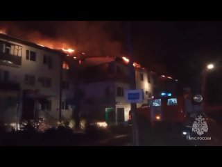 Крыша дома горит в Зернограде