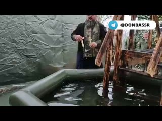 Для новобранцев из подразделения «Шторм Z» на полигоне в ДНР устроили крещенские купания