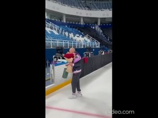 «Все скромно»: Жулин встретил день рождения вдали от дома (видео)
