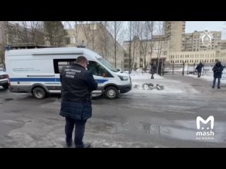 Киллер выстрелил в голову частному водителю в Санкт-Петербурге прямо на глазах у детей