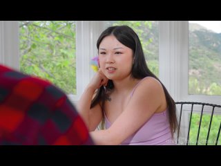 Lulu Chu | Азиаточка соблазнила преподавателя и делает ему шикарный глубокий минет: молодая китаянка сосёт хуй репетитора
