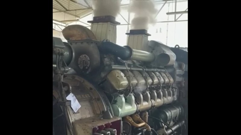 Двигатель V16