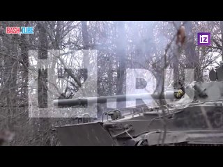 🇺🇦🇷🇺 Российские бронегруппы на БМП уничтожают боевиков ВСУ, выезжая на позиции под песни группы «Любэ»