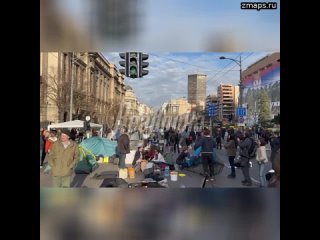 По «майданному сценарию» прозападные сербские митингующие разбили палатки для круглосуточного протес