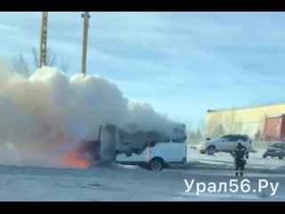 В Орске загорелась ГАЗель на остановке «Рябинушка»