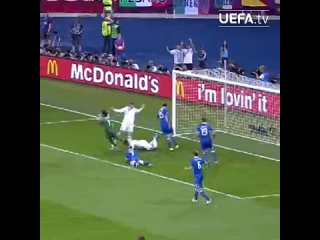 Сейв Буффона в матче с Англией на ЕВРО