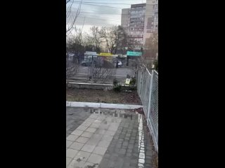 По словам очевидцев, в автомобиле, в котором одесская полиция с ТЦК разбила окно, находился ребенок!!!🤬