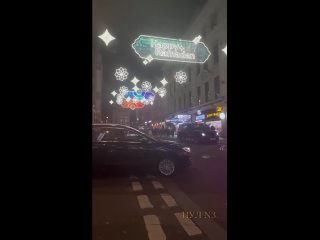 London is a capital of Great Britain: Мэр Лондона Садик Хан торжественно включил праздничную подсветку на улицах города в честь
