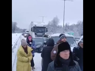 Массовое ДТП на трассе М-11 в Новгородской области. Столкнулись 30 автомобилей. 4 человека погибли, в том числе ребёнок