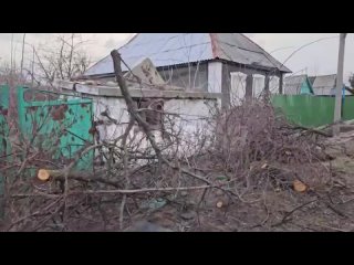 В Петровском районе Донецка ранена женщина  ВСУ положили несколько снарядов НАТОвского калибра по частному сектору