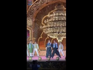 FIRE ON THE FLOOR - Shah Rukh Khan, Salman Khan and Aamir Khan dance to Naatu Naatu at the pre-wedding celebration of Anant Amba