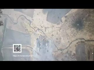 На кадрах видео уничтоженный американский вертолет UH-60 Black Hawk с десантом украинских боевиков.