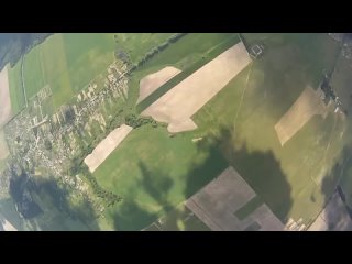 Нереально крутой прыжок с парашютом от первого лица(супер качество)