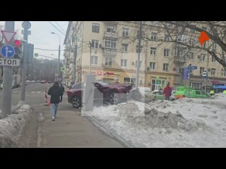 Водитель “Ягуара“ сбил двух пешеходов в Москве