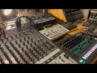 Roland TR-8s + DinSync RE-303 - Rehearsing my new Live Set - Chicago Acid House