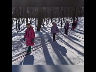 Ловим последние снежные денечки на лыжах)