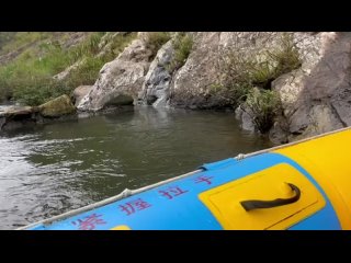 Рафтинг по горной реке, берущей истоки на горе Учжишань