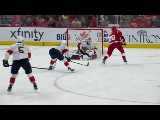 Sergei Bobrovsky stops Patrick Kane on 2 on 1 chance vs Red Wings