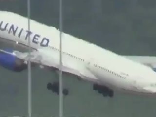 Самолет потерял колесо при взлете из аэропорта Сан-Франциско