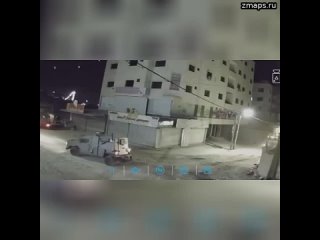 На этом видео из соцсетей, как утверждается, снят момент подрыва палестинцами автомобиля армии Израи