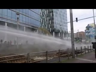 Битва между полицией и фермерами  прямо под окнами Еврокомиссии в Брюсселе
