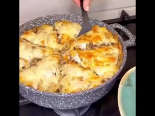 Картофельная запеканка с фаршем и грибами