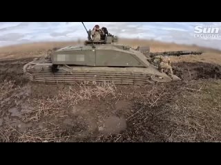 🇷🇺🇺🇦🇬🇧 En el depósito de municiones de uno de los tanques británicos Challenger 2 del ejército ucraniano se encontraron cartucho