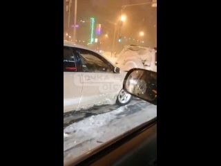 В Южно-Сахалинске произошло массовое ДТП с участием автобуса и трех легковых автомобилей

Вечером 12 января на перекрестке улиц