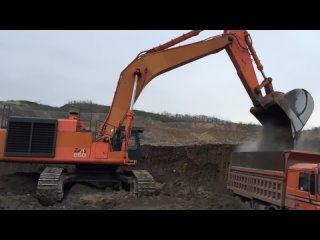 Hitachi Zaxis 850H Excavator - Loading Trucks