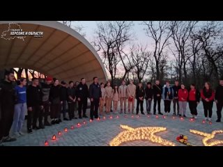 «Летят журавли» — в Геническом парке имени Шевченко состоялась памятная акция о погибших в «Крокусе»