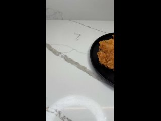 Стрипсы KFC ИНГРЕДИЕНТЫ:куриное филе 2 штмука 300