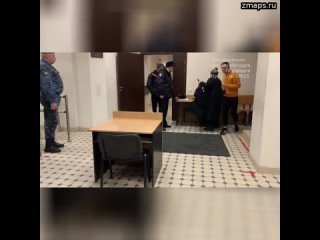Любителя надевать носки на интимные места Максима Моисеева Калининский районный суд арестовал на 10