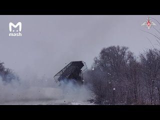 Работа РСЗО «Торнадо-Г» по украинским позициям