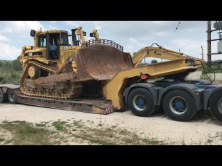 Transporting The Caterpillar D8R And Caterpillar 365C - Fasoulas Heavy TransportsCat