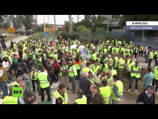 🇪🇸  Espagne : les agriculteurs bloquent le port de Séville pour protester contre les produits importés