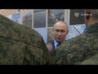 Владимир Путин посетил 344-й государственный центр боевого применения и переучивания лётного состава Министерства обороны России