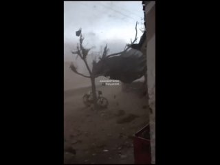 Разрушительный торнадо в Моге (Пенджаб, Индия, ).