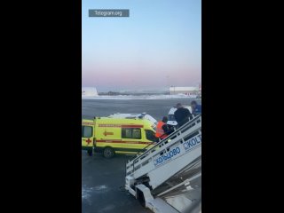 ️В Екатеринбурге экстренно приземлился самолет из-за плохого самочувствия пассажира. Во время полета из Омска в Москву 23-летний