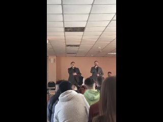 На Камчатке, учеников техникума заставили слушать исламских проповедников которые пели ншид.