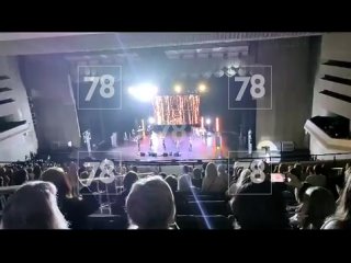 Падение Кристины Орбакайте на концерте в Петербурге попало на видео