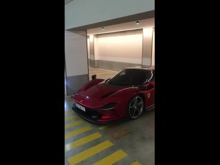 Новый автомобиль Роналду Ferrari Daytona Sp3 стоимостью 2,3 миллиона долларов.