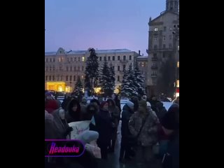 In Kyiv, people are gathering on the Maidan demanding the return of Zaluzhny and the resignation of Zelensky