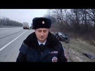 ️ В Кочубеевском округе движение по обочине привело к тройному столкновению легкового и двух грузовых автомобилей, пострадали 5