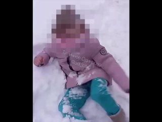 Школьницы в Одинцово заставили девочку извиняться на коленях