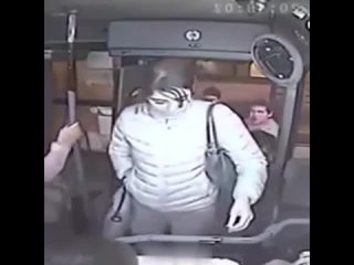 Водитель автобуса наказал горе-вора
