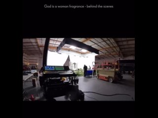 Видео со съемок рекламы духов ‘god is a woman’. Паблик: sunshine ariana.