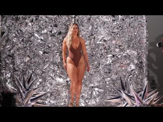 [Alain Moise] Bronzed Babe Swim SLOW MOTION | Miami Art Basel 2023